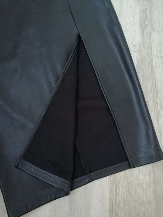 Fusta midi Mango