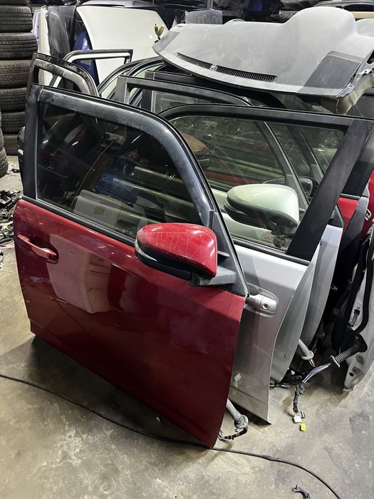 Двери тойота фораннер