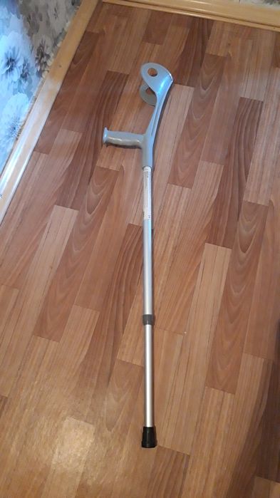 С подлокотником ..