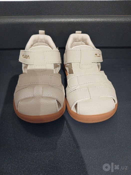 Qaymoq rang sandal