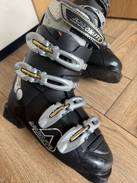 Продам лыжные ботинки Dolomite