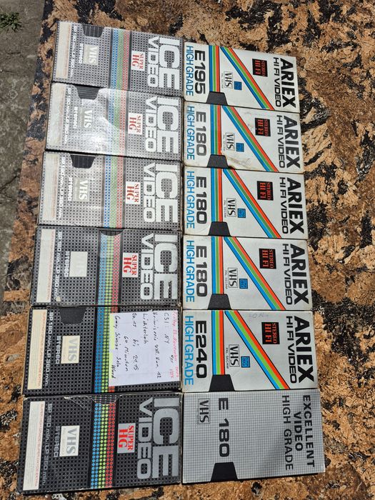 Vând Lot 12 casete video VHS originale ARIEX & ICE de 180,195,240  minute colectie de filme diferite genuri