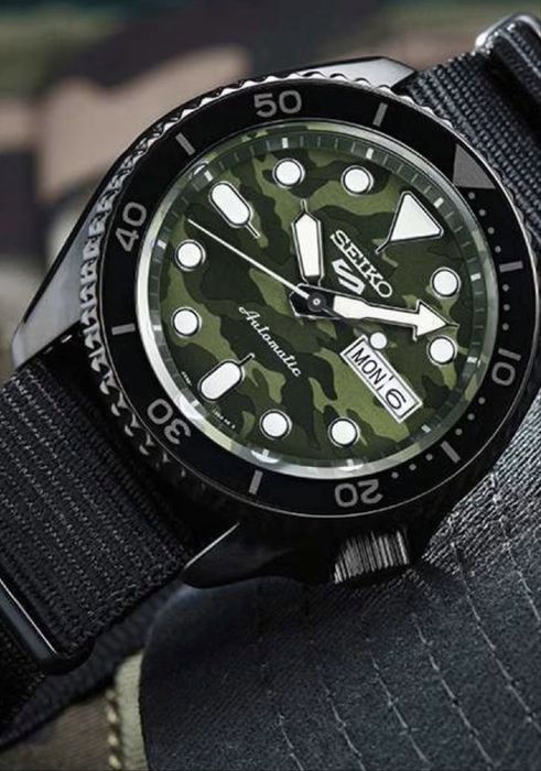 Нов Мъжки Автоматичен Часовник  Seiko 5 Sports SRPJ37K1