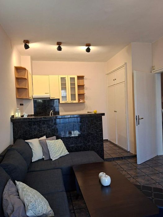 Дава се под наем Двустаен апартамент в София, Докторски паметник - 50 кв.м за 610.98 € - Снимка #1