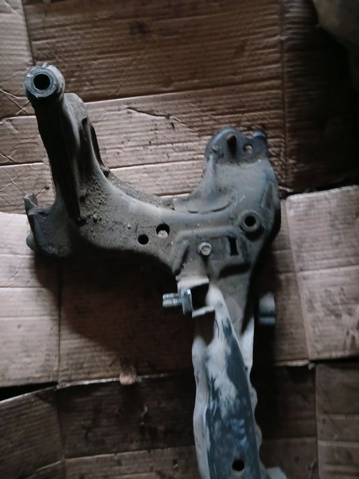 Балка Мазда МХ3 в оригинале привозная