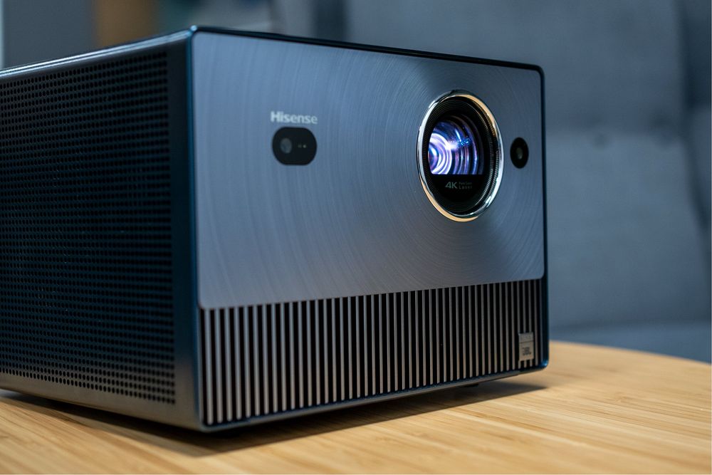 IMAX роектор Hisense C1 Laser