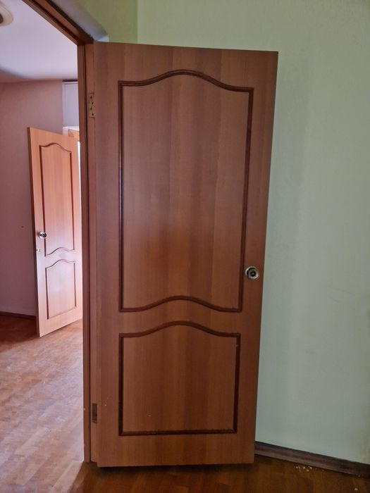 Продам двери б/у