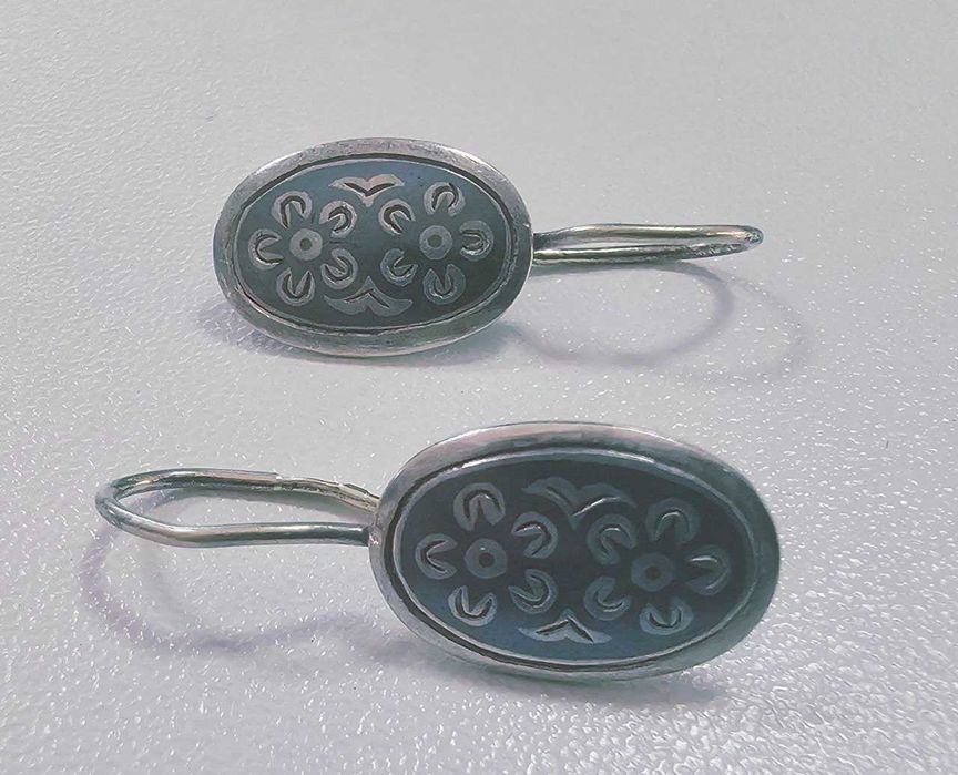 Серьги серебряные.