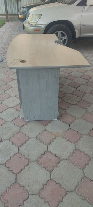 Продается компьютерный стол
