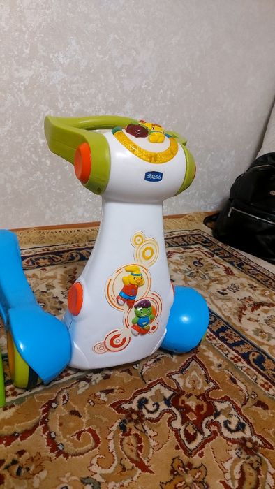 Детские игрушки ходунок