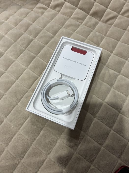 Iphone SE 2022 (gen 3) PRODUCT)RED