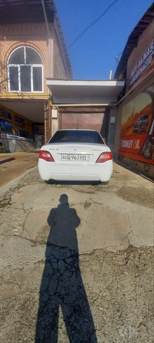 Nexia 2 dons 1.6 sotiladi