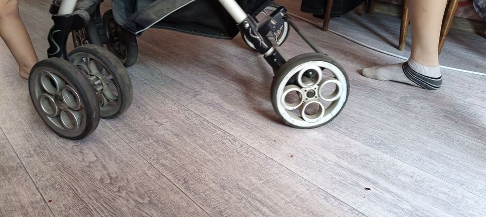 Продам детскую коляску