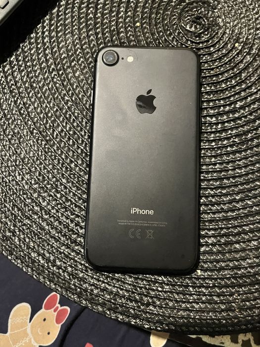 Продавам iphone 7