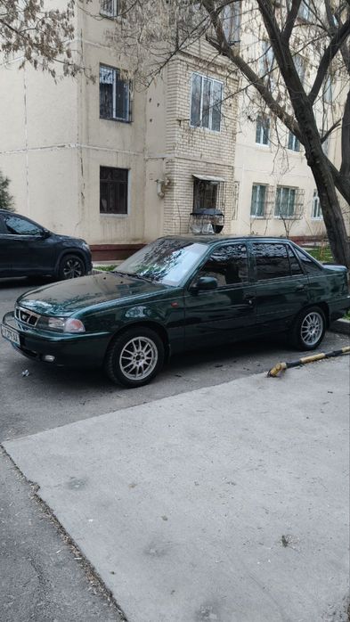 на продажу срочно нексия 1