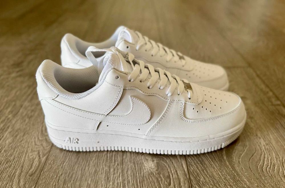 #DOAR 179,99# Nike Air Force 1 Low Triple White Editie Limitata