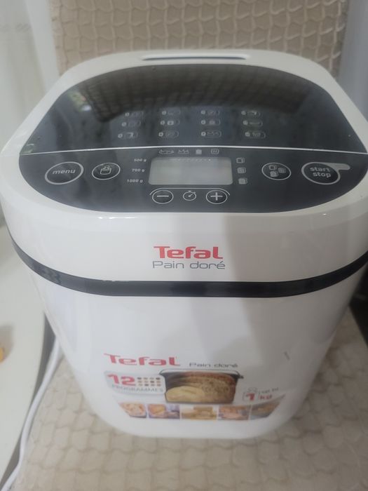 Masina de paine Tefal Pain Doré PF210138, 700 W, 1000 g, 12 programe, 3setari, alb/ negru