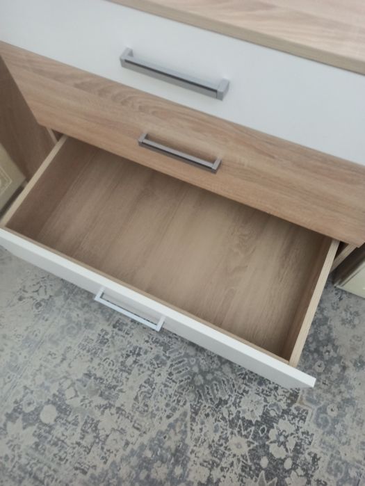 Комод с зеркалом