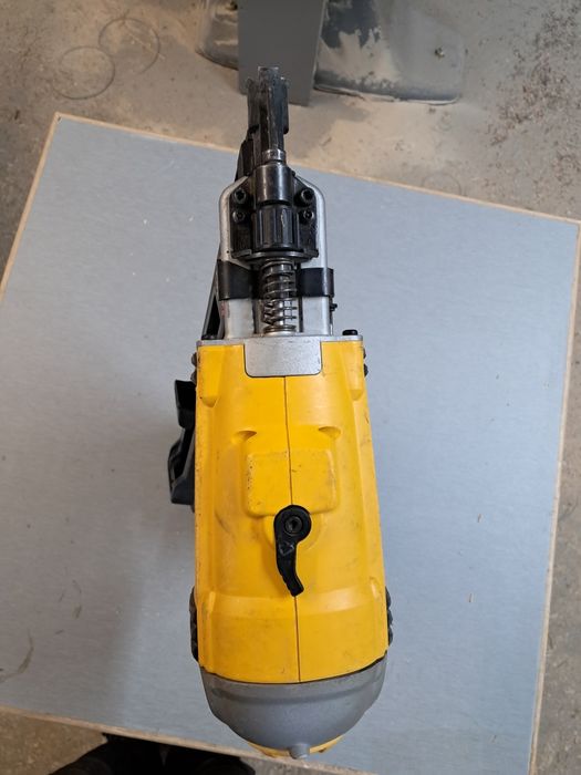 Такер Dewalt dsn692