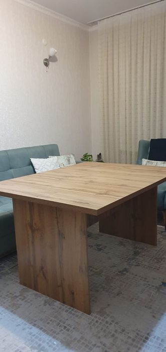 Стол большой деревянный