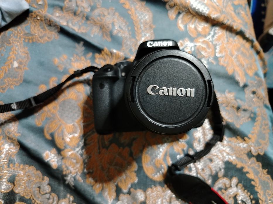 Фотоаппарат CANON EOS 600D