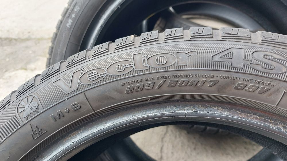 Всесезонни гуми 205/50/17 Goodyear Vector4Seasons 4 броя