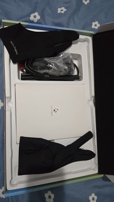 XP-Pen Artist 12 (2nd Gen) – stare perfecta, cu cutie + stylus + cablu