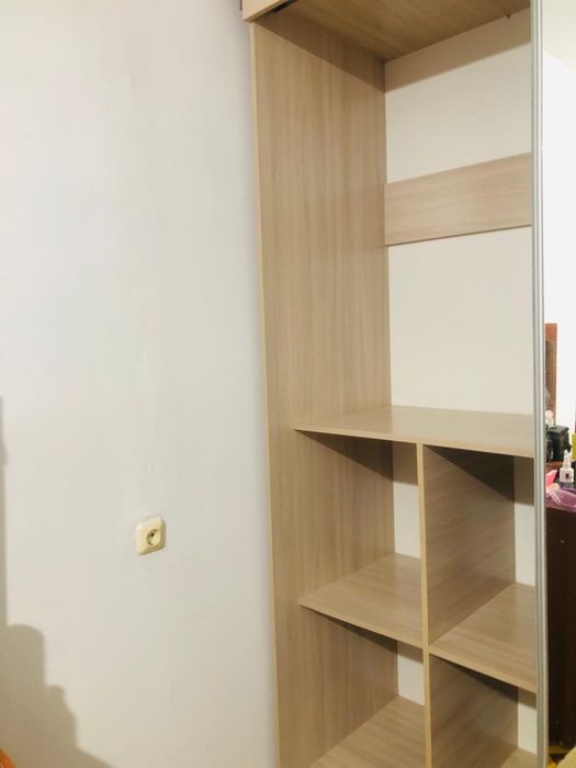 Шкаф-купе с зеркалом