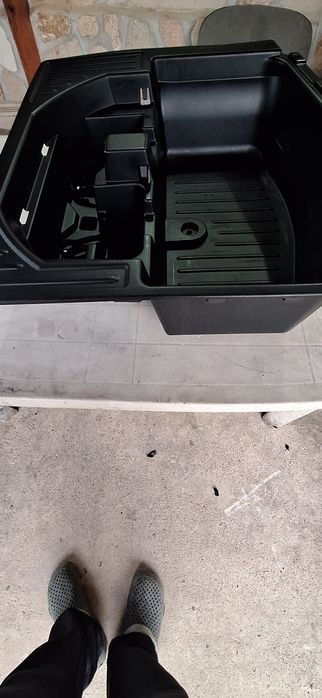 Продавам кора за резервната гума на Нисан Ноте 2014г. ОРИГИНАЛ