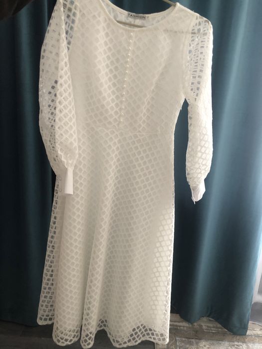 Продам платье белое