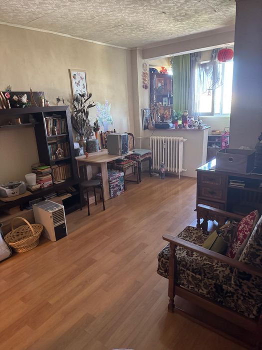 Vand garsoniera zona Titan