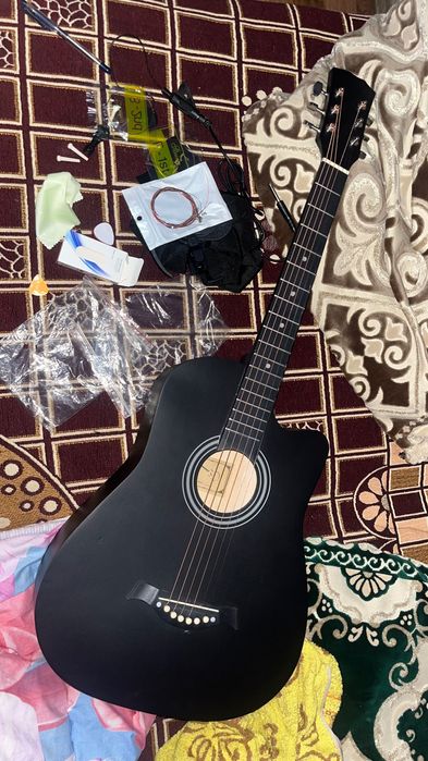 Гитара новый черный