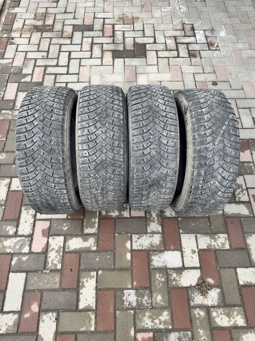 Продам зимние шины Michelin 225/60/17