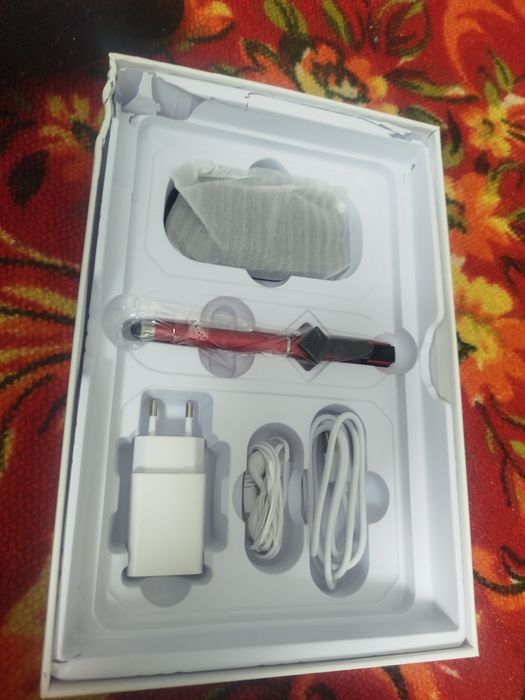 G2000 планшет черного цвета