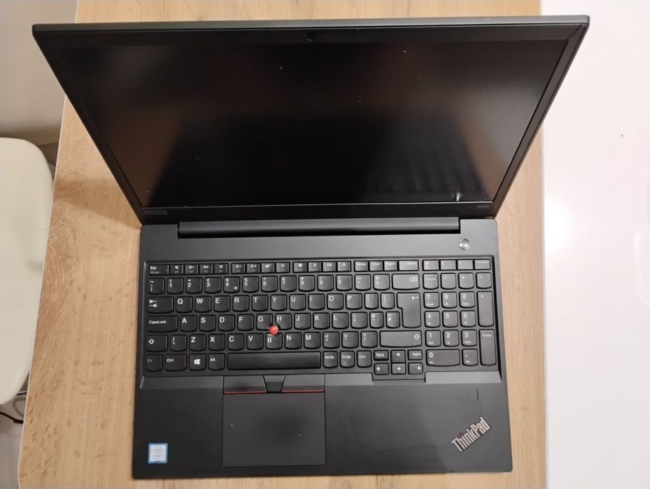 15.6 инча лаптоп Lenovo Thinkpad E590 - i5-8250, 8GB RAM, 256 SATA SSD