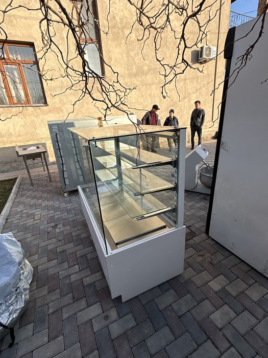 Витринный холодильник