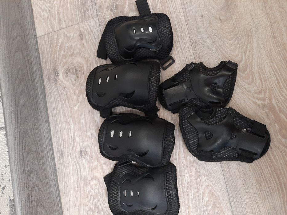 Роликовые коньки