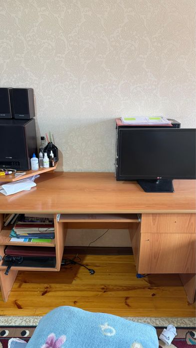 Стол компьютерный