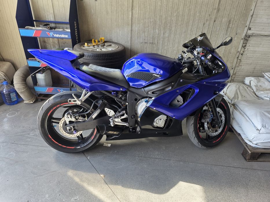 Vând Yamaha  YZF R6