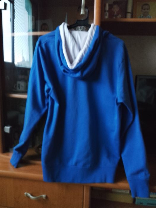 Суичър с качулка