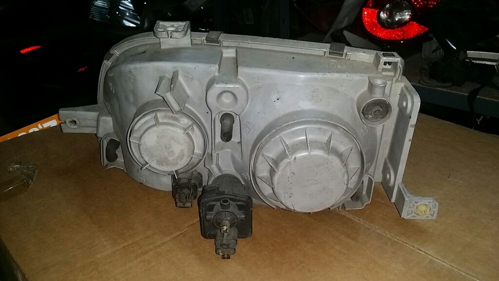 Kia Joyce - оригинален фар