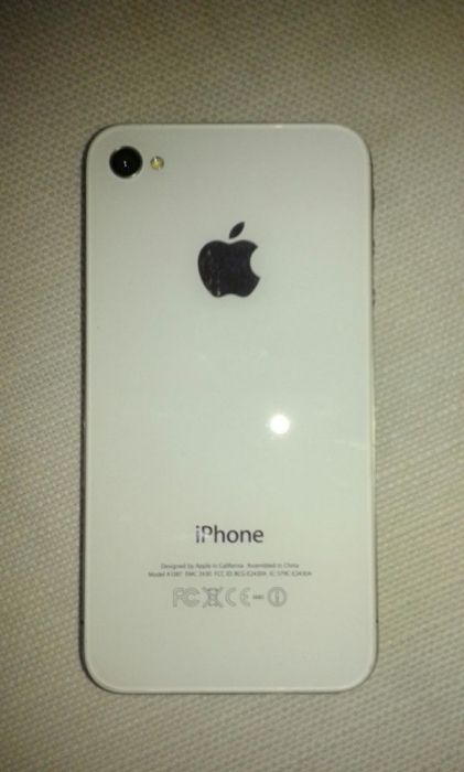 IPhone 4s За части. Телефона е от USA  и е кодиран.