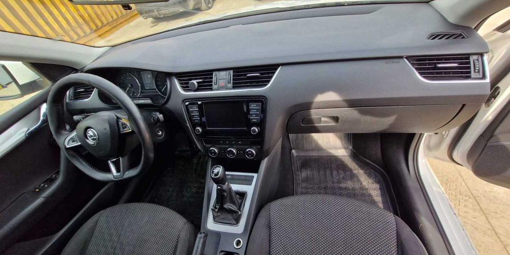 Dezmembrez Skoda Octavia 3 1.6D CLH 105CP cutie manuala 5+1 MWW 2015