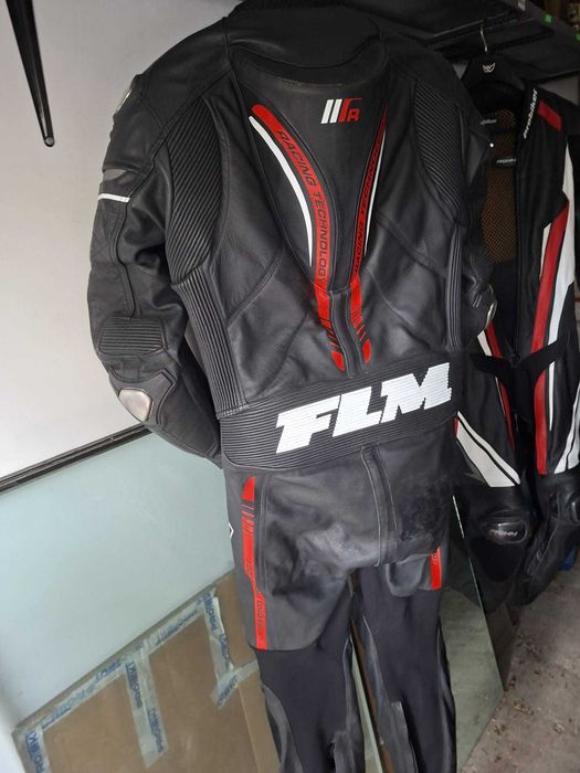 50 FLM Combinezon moto dintr-o piesă