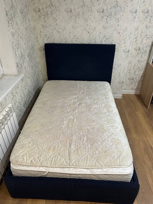 Продаю кровать с матрасом 120×200