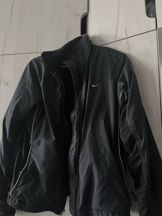 Спортно яке Nike, идеално за тичане