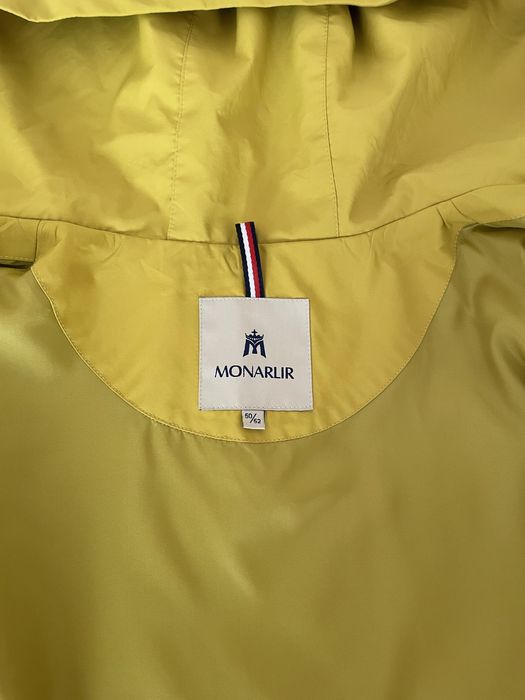 Куртка-ветровка