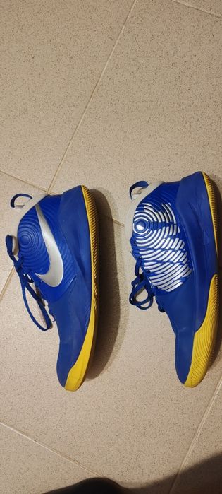 Adidasi baschet basket copii marime 38.5 39 nike jordan