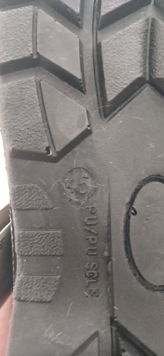 Продам зимнии ботинки