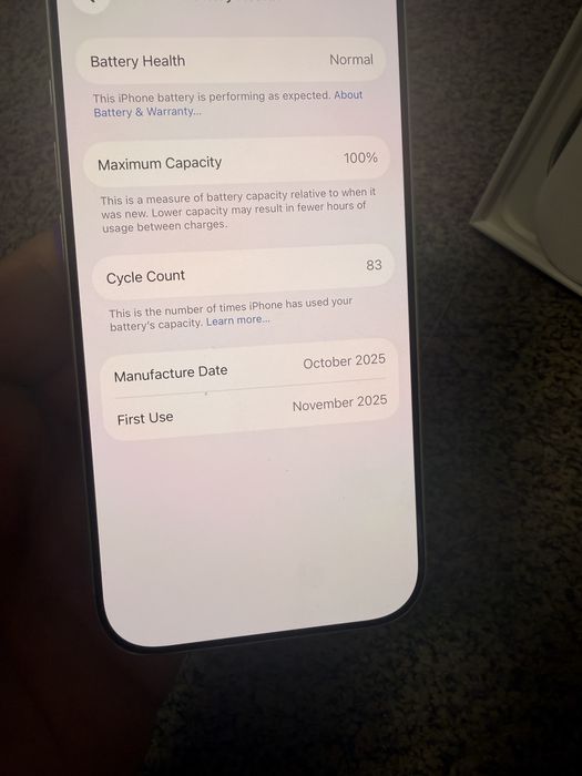 Oferta !! Iphone 17 Pro 256 gb ! Culoare frumoasa Silver/alb ! 83 cicluri de incarcare !